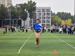 美媒晒图盛赞威少：他在国王，就好像一辆布加迪停在贫民窟